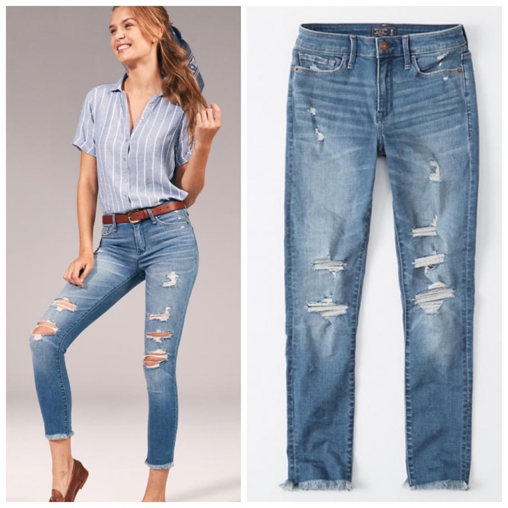 New size 26S Abercrombie low rise distressed jeans
